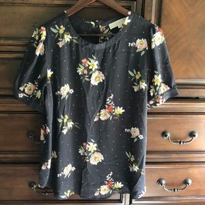 Loft Gray Floral Poly Top Buttons Up Back Medium
